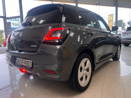 2024 Suzuki Swift - photo 2