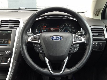 2015 Ford Mondeo - photo 16