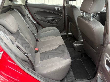 2015 Ford Fiesta - photo 21