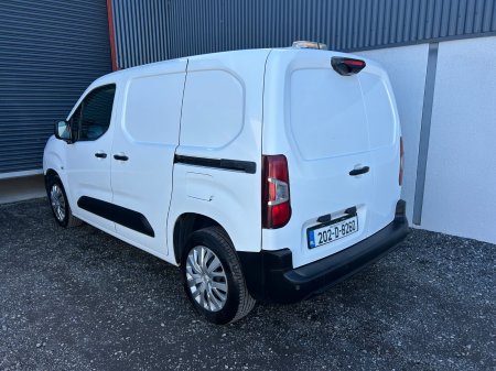 2020 Peugeot Partner - photo 6
