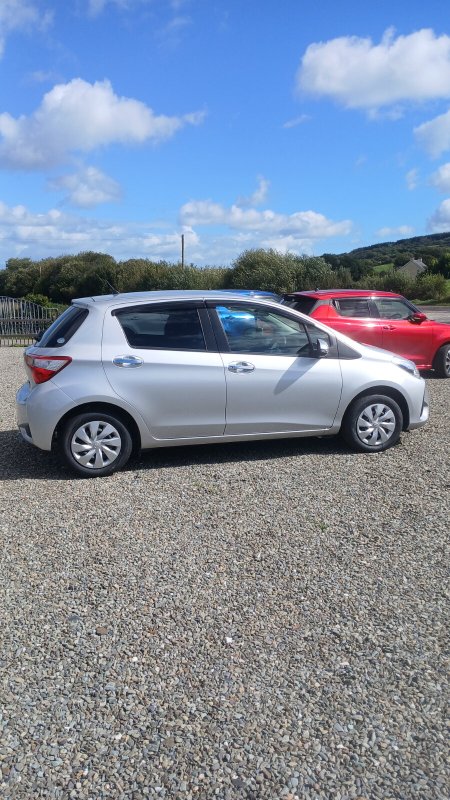 2018 Toyota Vitz - photo 3