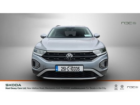 2025 Volkswagen T-Roc - photo 2