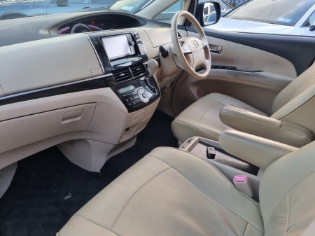 2012 Toyota Estima - photo 11