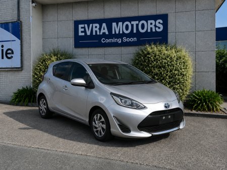 2021 Toyota Aqua S STYLE AUTOMATIC HYBRID 1.5 PETROL //KEYLESS ENTRY PUSH BUTTON START//REVERSE CAMERA//