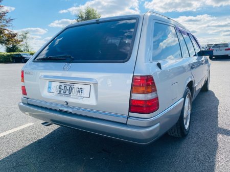 1995 MERCEDES E280 ESTATE 7 SEATER PETROL - photo 6