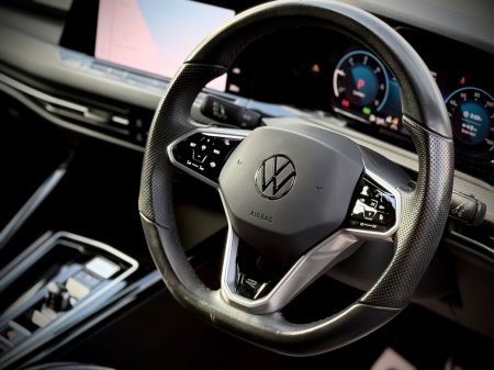 2024 Volkswagen Golf - photo 8