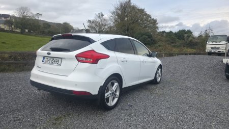 2017 Ford Focus - photo 2