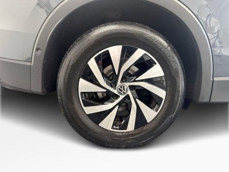 2024 Volkswagen Tiguan - photo 5