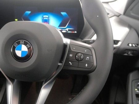2025 BMW 1-Series - photo 18