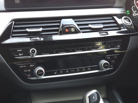 2021 BMW 5-Series - photo 19