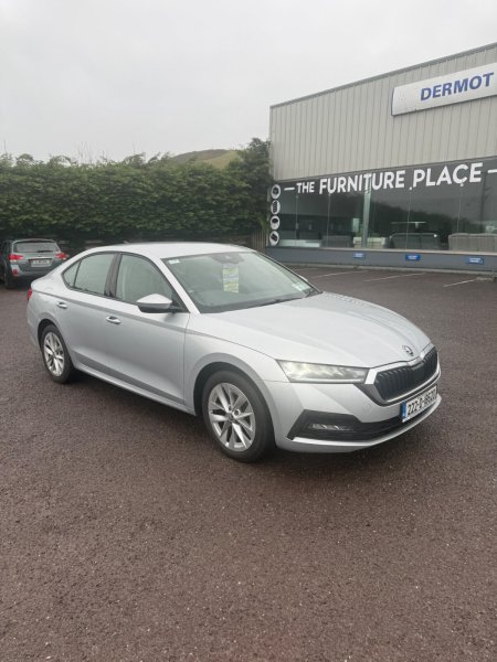2022 Skoda Octavia - photo 2