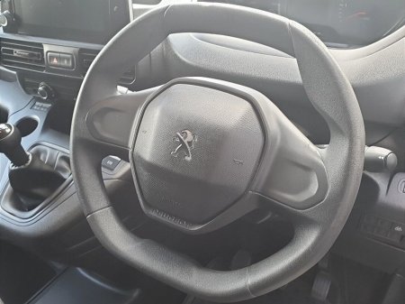 2020 Peugeot Partner - photo 11