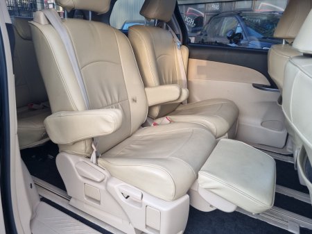 2012 Toyota Estima - photo 8