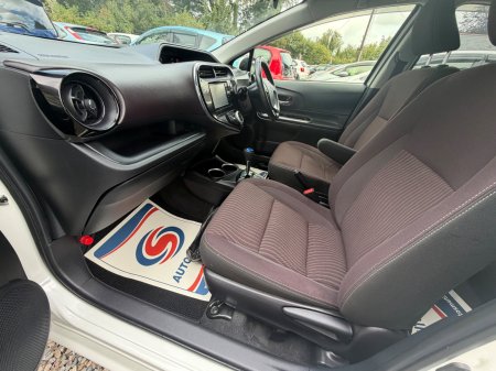 2018 Toyota Aqua - photo 16