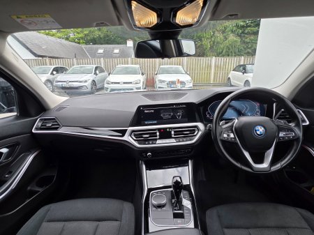 2022 BMW 3-Series - photo 24