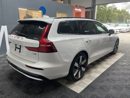 2025 Volvo V60 - photo 3
