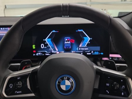 2025 BMW 5-Series - photo 9