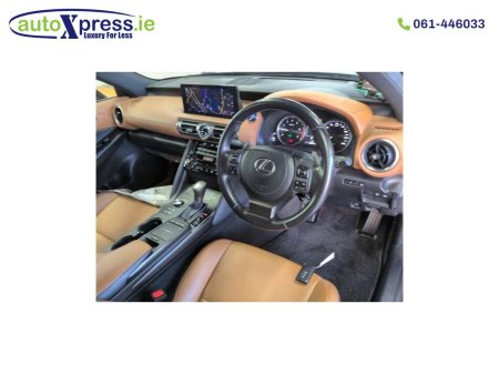 2021 Lexus IS - photo 2