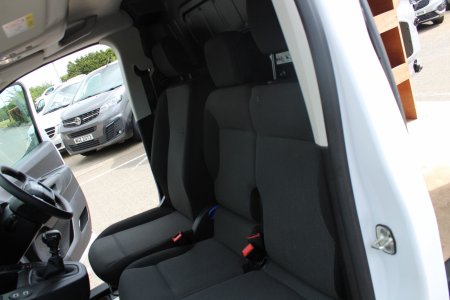 2025 Vauxhall Combo - photo 15