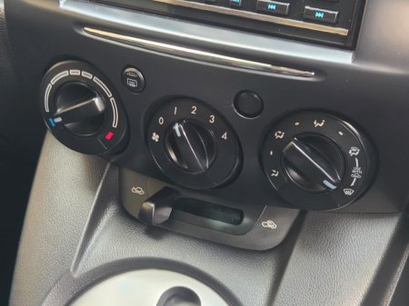 2014 Mazda Demio - photo 21