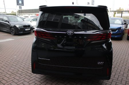 2025 Toyota Alphard - photo 5