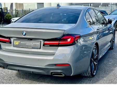 2022 BMW 5-Series - photo 8