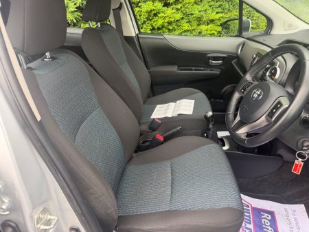 2012 Toyota Yaris - photo 13