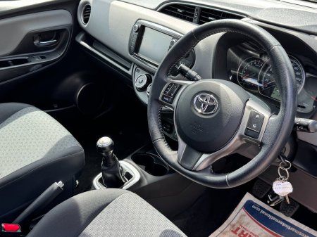 2015 Toyota Yaris - photo 7
