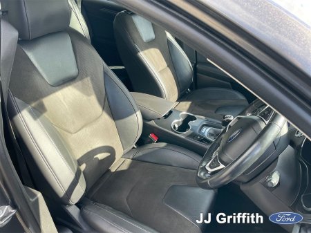 2020 Ford Mondeo - photo 17