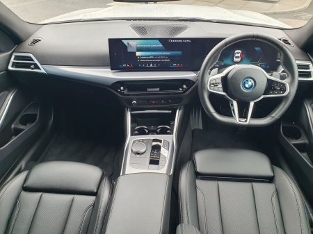 2025 BMW 3-Series - photo 4