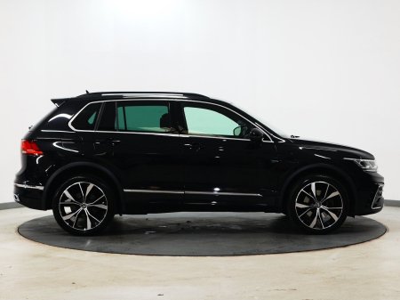 2023 Volkswagen Tiguan - photo 2
