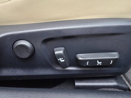 2017 Lexus IS - photo 12