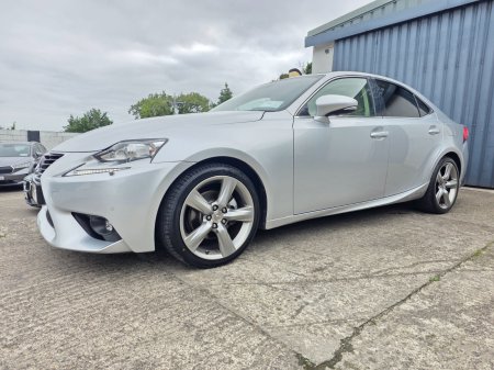 2017 Lexus IS - photo 3