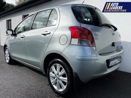 2010 Toyota Yaris - photo 4