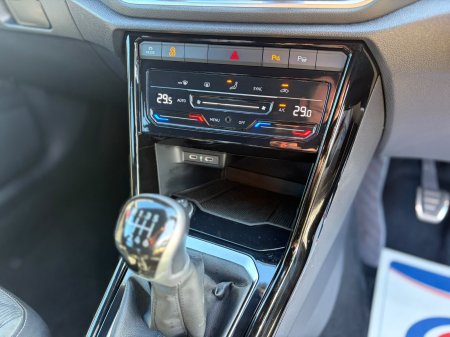 2024 Volkswagen T-Roc - photo 11