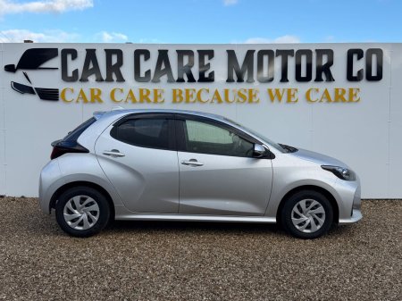 2020 Toyota Yaris - photo 2