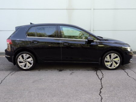 2023 Volkswagen Golf - photo 2