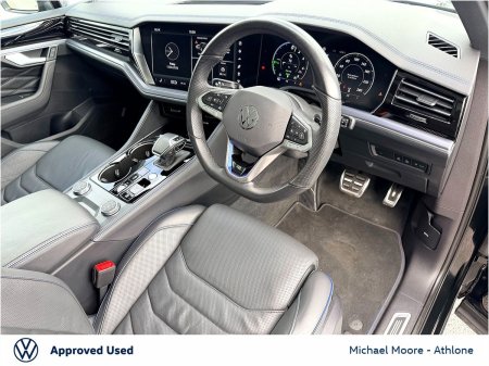 2025 Volkswagen Touareg - photo 7