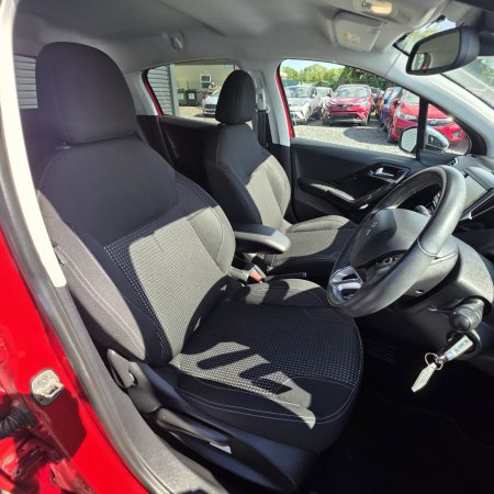 2017 Peugeot 208 - photo 28