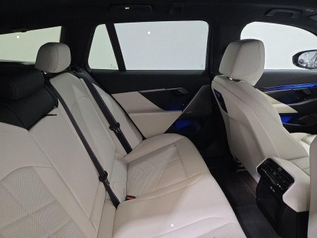 2025 BMW i5 - photo 22