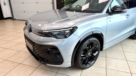 2025 Volkswagen Tiguan - photo 23