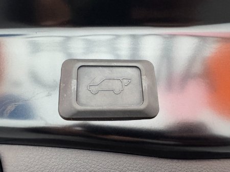2025 Toyota RAV4 - photo 8