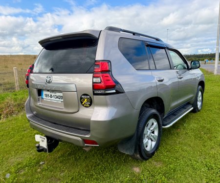 2018 Toyota Land Cruiser - photo 5