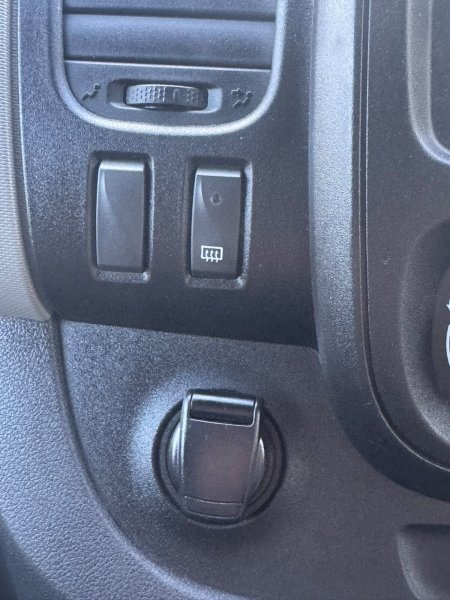 2018 Nissan NV300 - photo 21