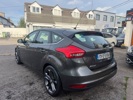 2017 Ford Focus - photo 16