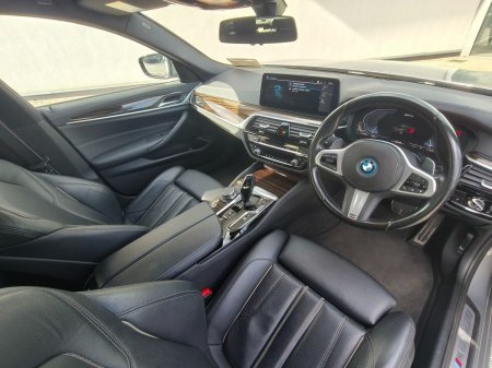 2023 BMW 5-Series - photo 6