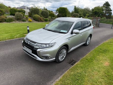 2019 Mitsubishi Outlander 2.4L Plug-in EV Intense 5 seat