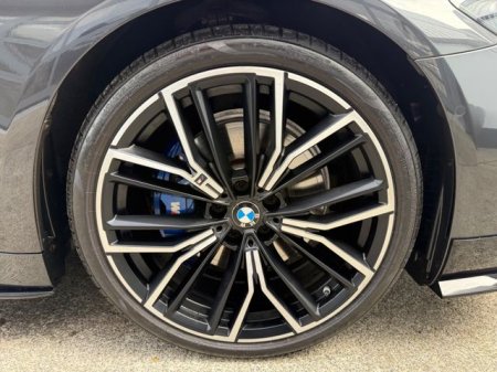 2021 BMW 5-Series - photo 7
