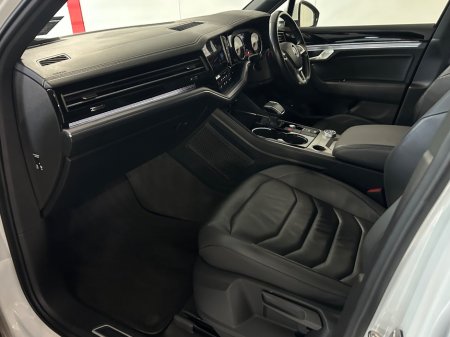 2019 Volkswagen Touareg - photo 4
