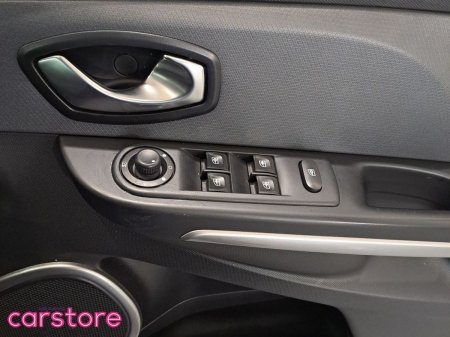 2015 Renault Clio - photo 17